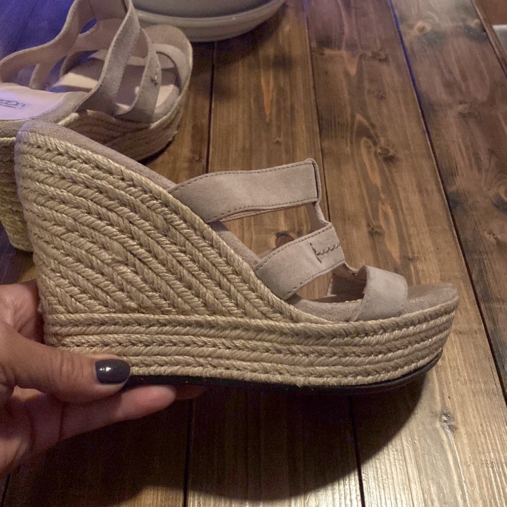 UGG - Picture 5 of 10